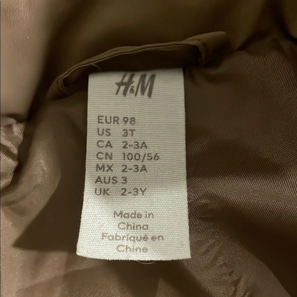 H&M Cream Puffer Jacket with Hood and Quilted Design - Picture 2 of 3